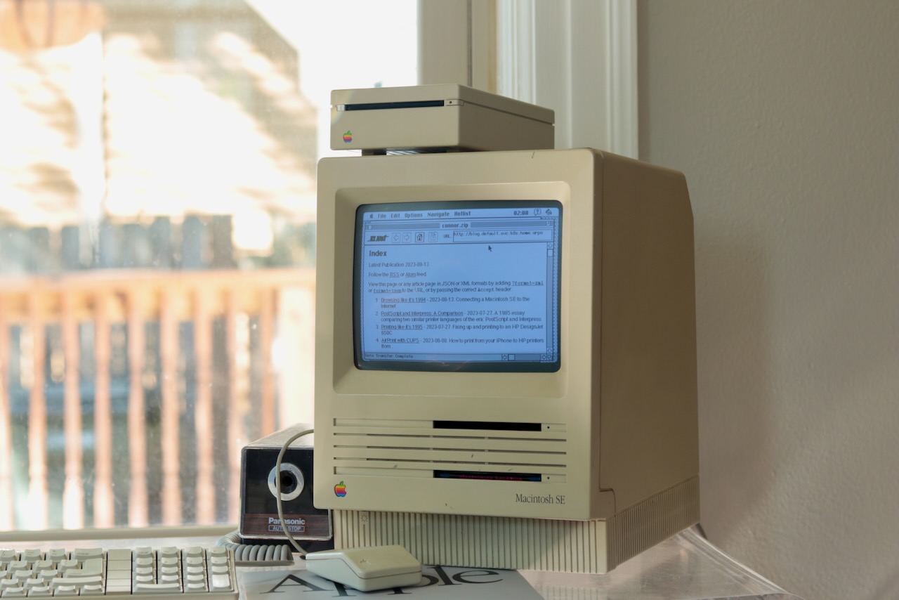 MacWeb 0.98 on a Macintosh SE running System 7.1
